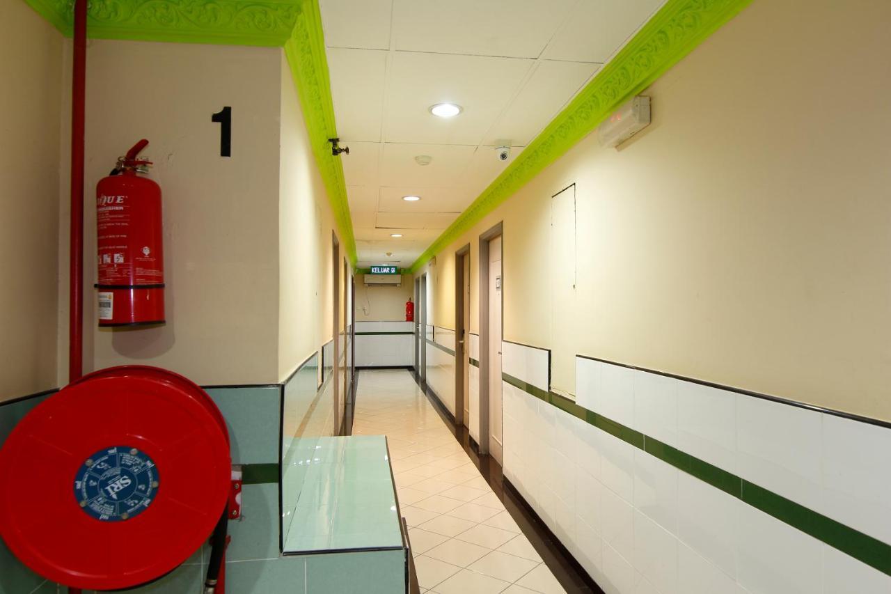 Cosy Inn Miri Exterior photo